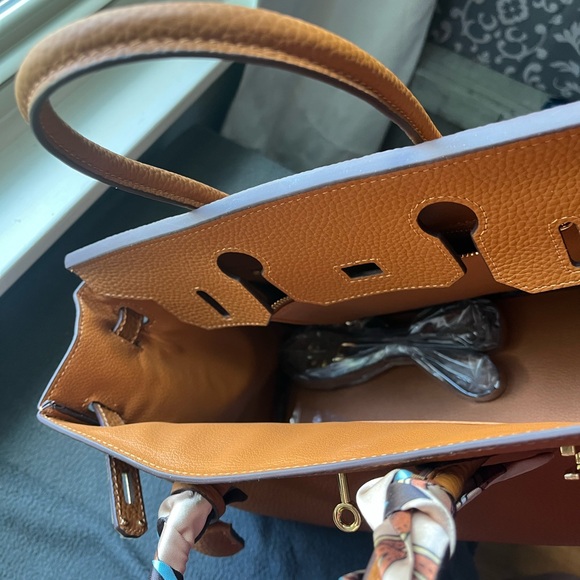 Elegant Brown Handbag with Scarf Accent - Picture 4 of 10